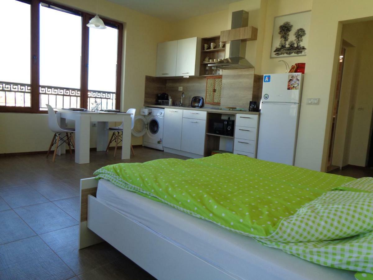 Nereya Palace Studio Mona Apartman Pomorie Kültér fotó