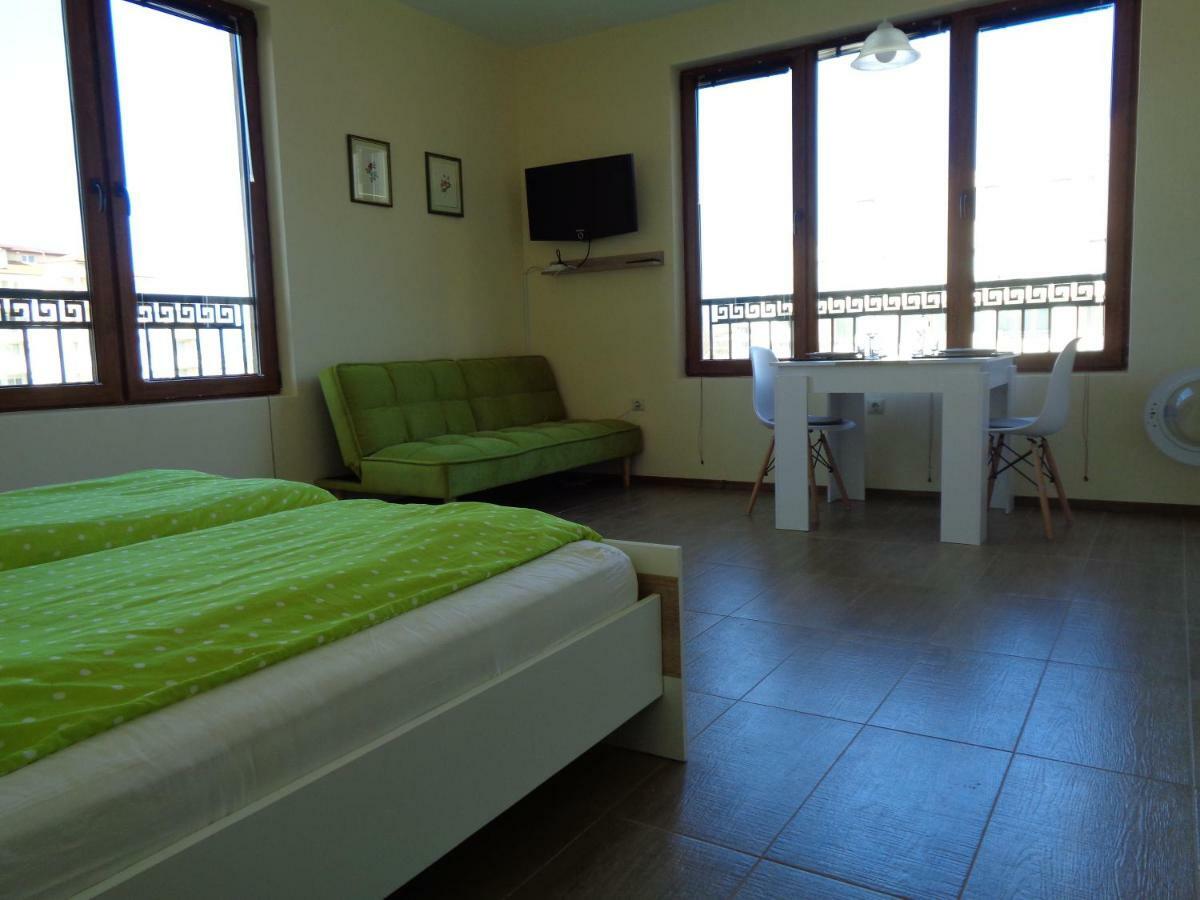 Nereya Palace Studio Mona Apartman Pomorie Kültér fotó